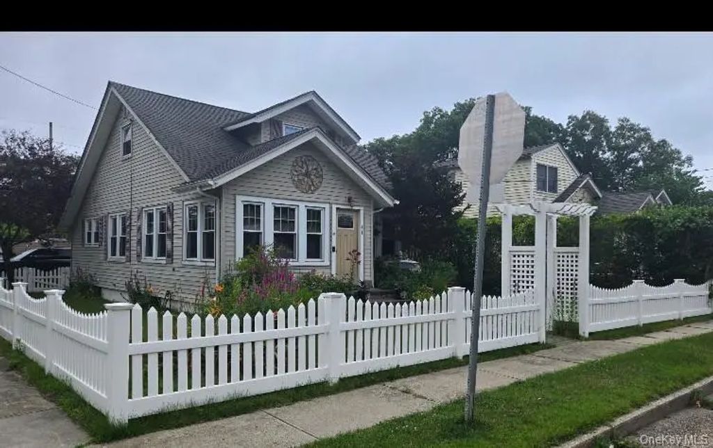 61 Highland Avenue, Patchogue