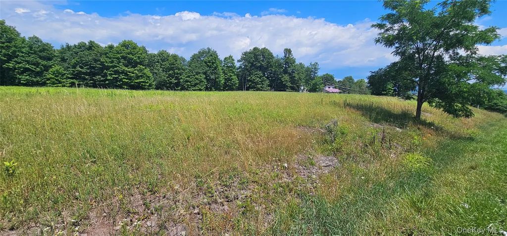 W/s Divine Corners Road, Loch Sheldrake