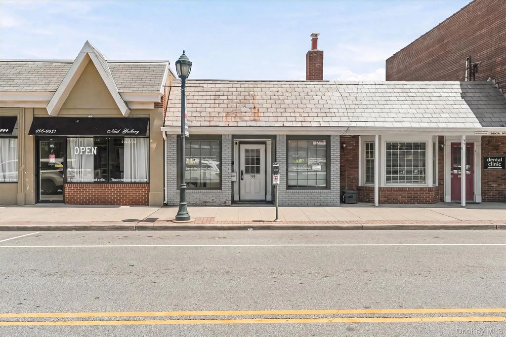 95 Rockaway Avenue, Valley Stream