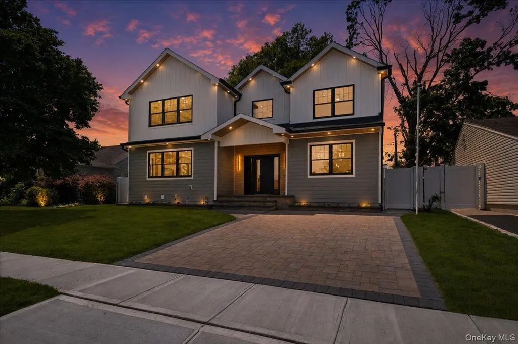 517 Corral Run, Bethpage