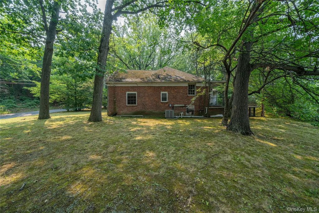 8 Rutland Road, Bronxville