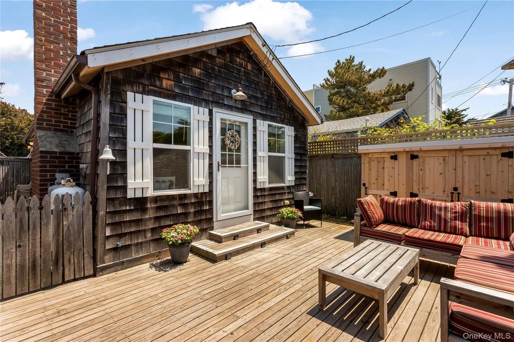169 Main Walk, Cherry Grove