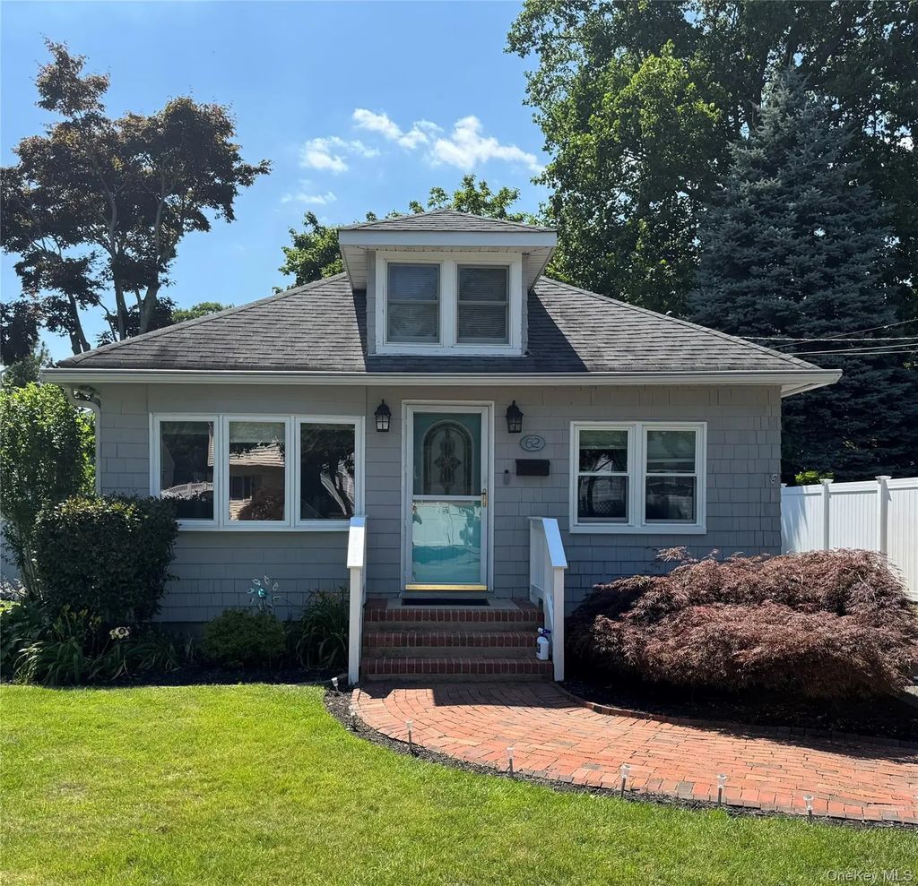 62 Willett Avenue, Sayville