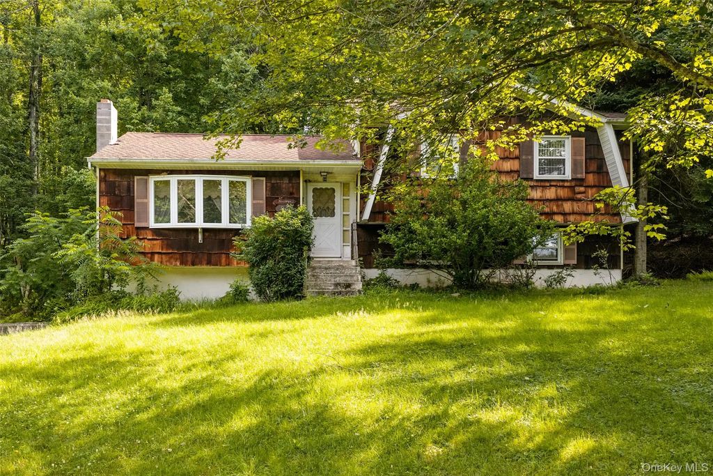 84 Railroad Avenue, Hurleyville