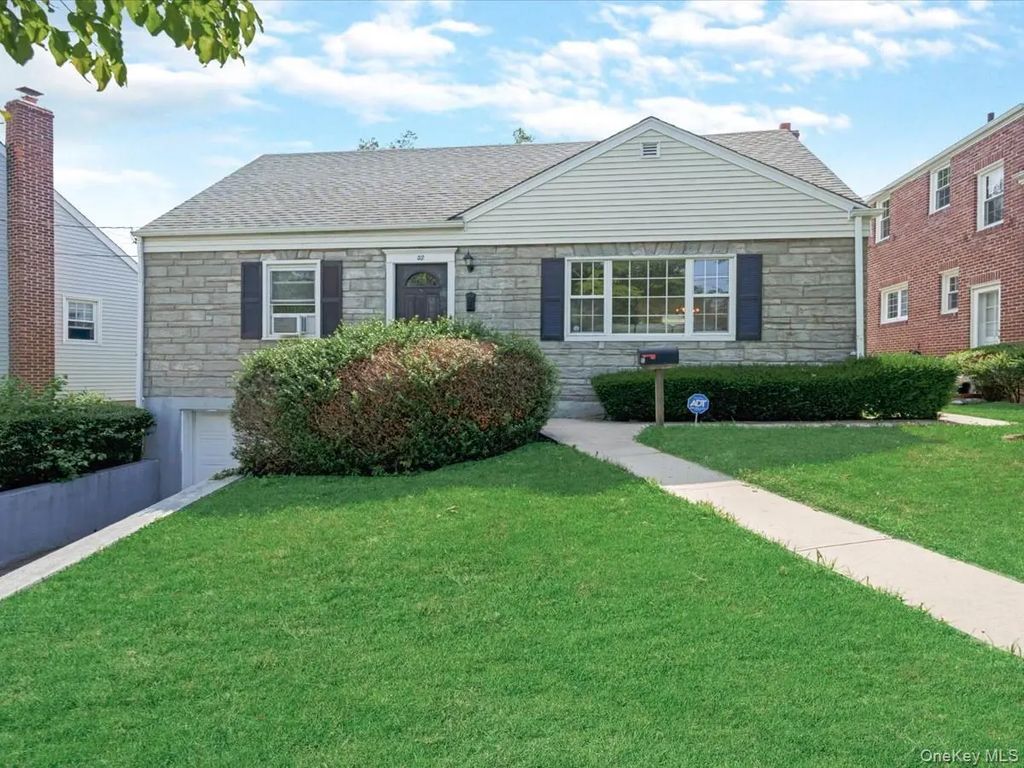 42 Berkshire Road, Yonkers
