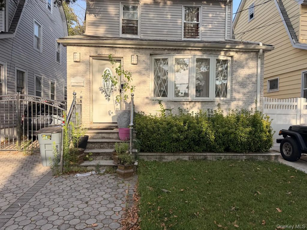 187-22 Keeseville Avenue, Saint Albans