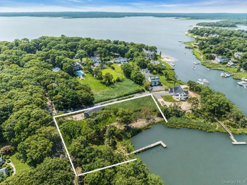 255 Peconic Bay Boulevard, Aquebogue