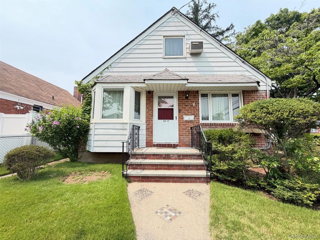 259-19 80th Avenue, Glen Oaks