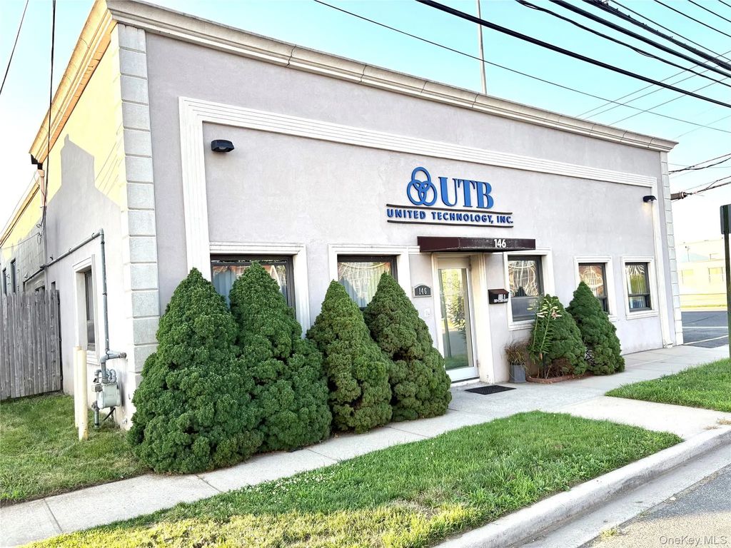 146 E 2nd Street, Mineola