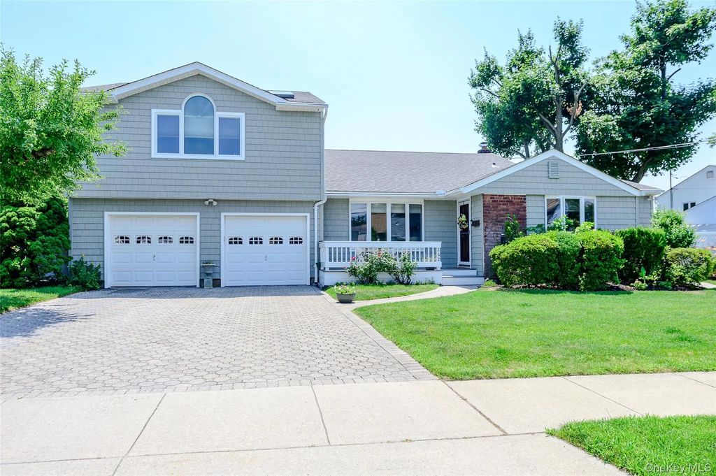262 Rose Street, Massapequa Park