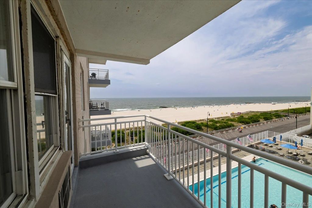 522 Shore Road # 5g, Long Beach