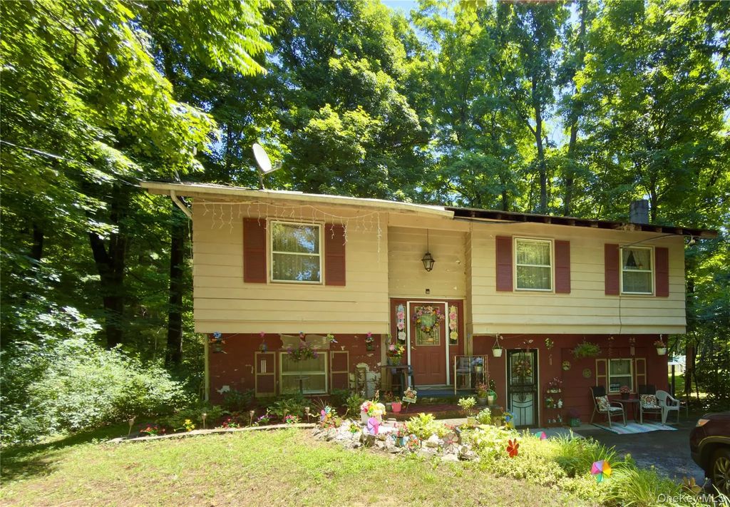 26 W Cookingham Drive, Staatsburg