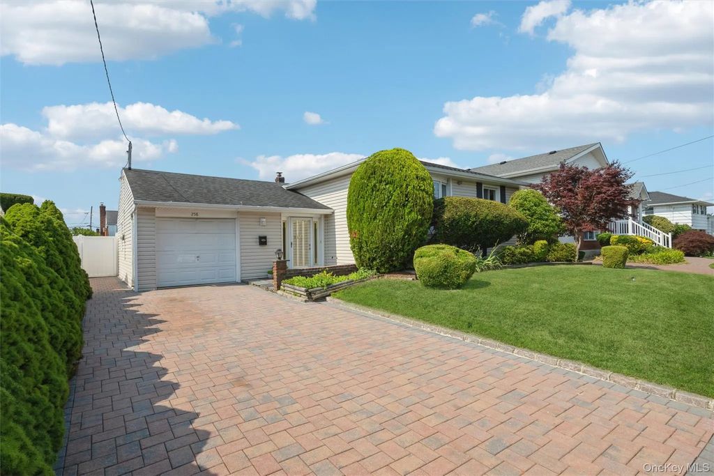 258 Aster Street, Massapequa Park