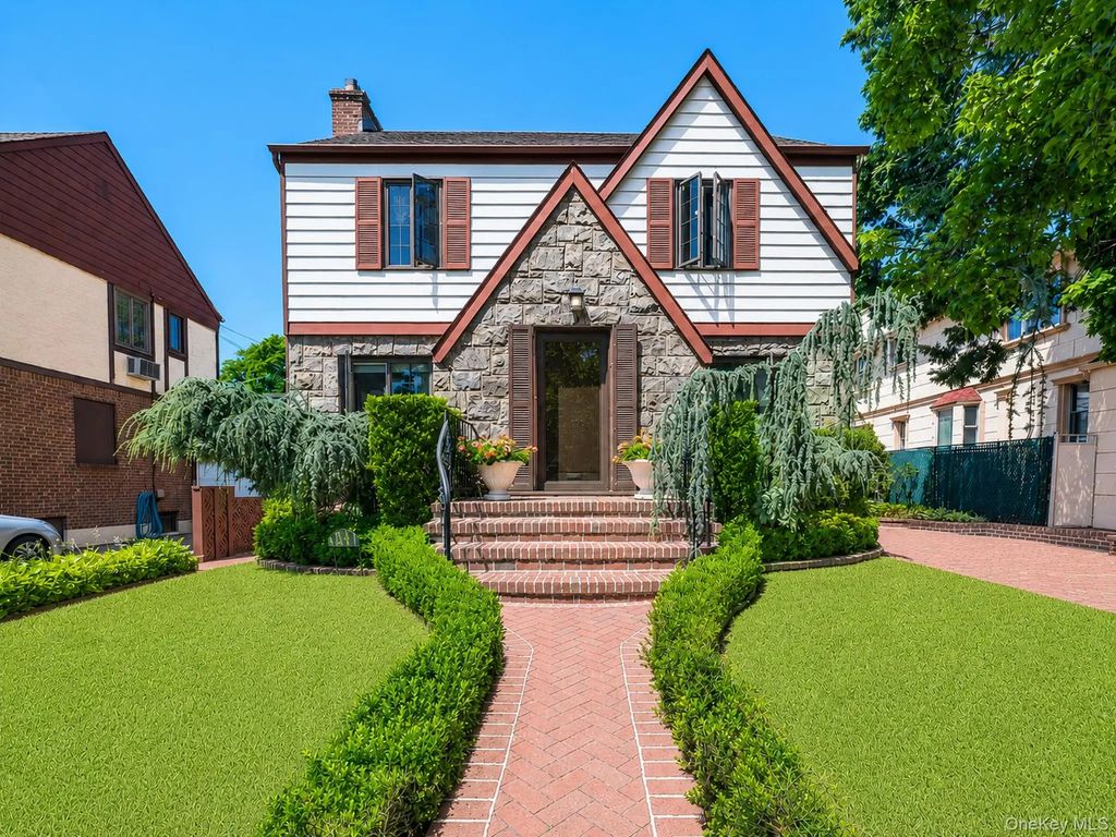 69-78 180th Street, Fresh Meadows
