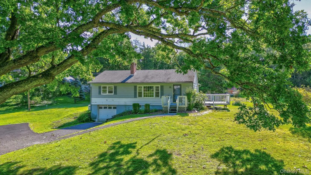 6 White Oak Terrace, Campbell Hall