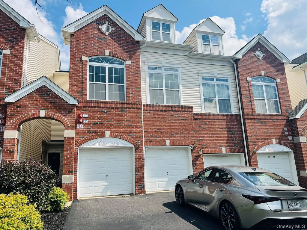 1515 Balsam Drive, New Windsor