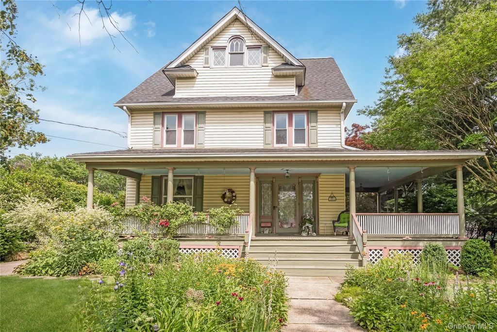 67 Davison Place, Rockville Centre