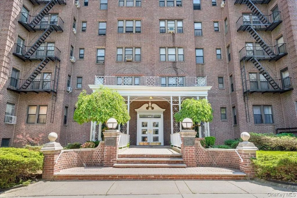 170-40 Highland Avenue # 401, Jamaica Estates