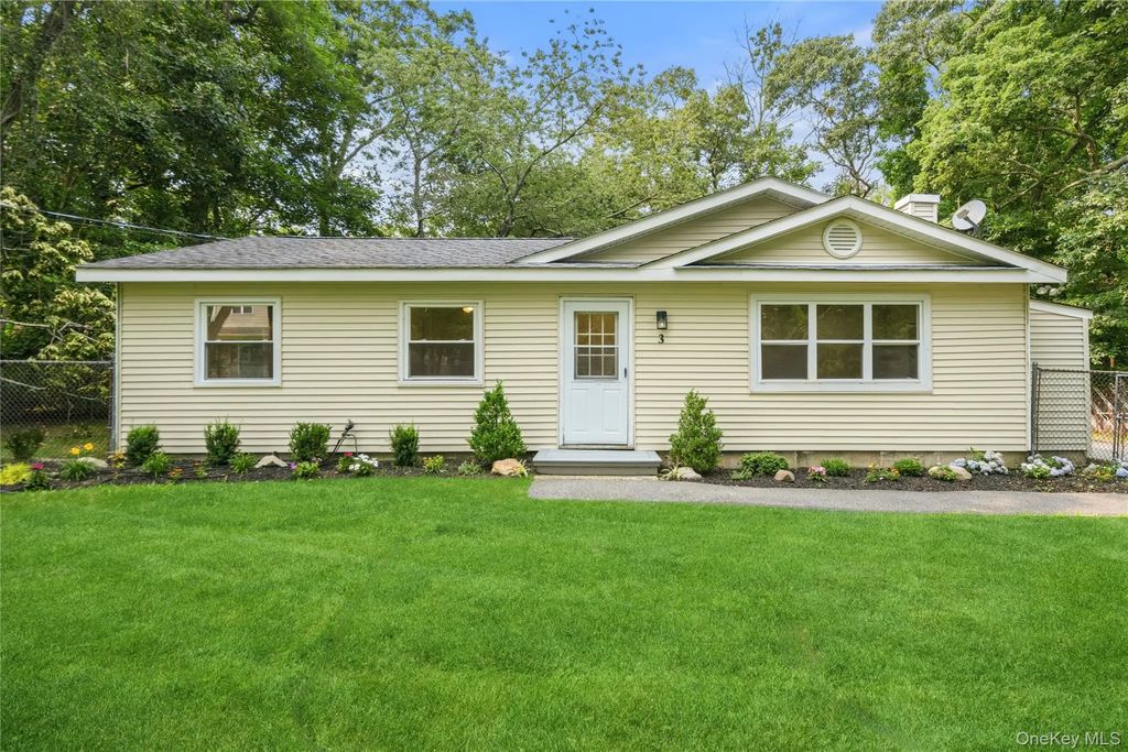 3 Aspen Road, Mastic Beach