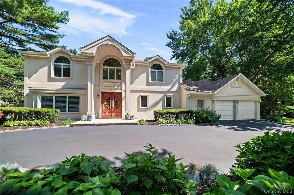 76 Wildwood Drive, Dix Hills