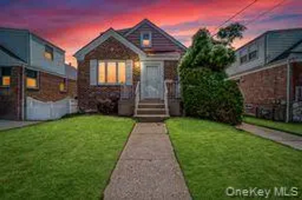 248 Kensington Road S, Garden City