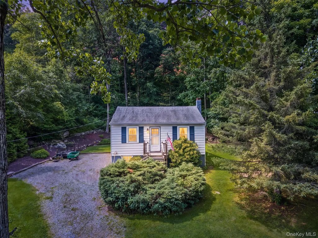 19 Oak Ridge Drive, Putnam Valley