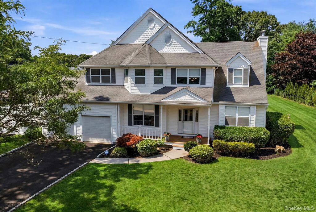 6 Poplar Lane, Commack