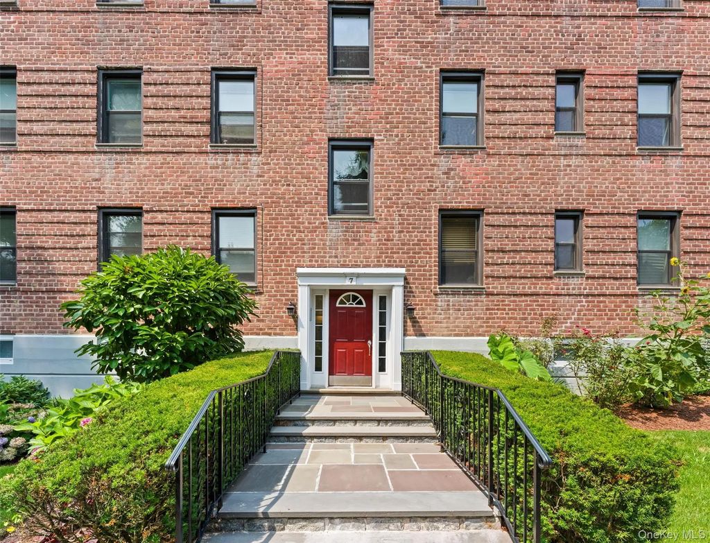 14 S Broadway # 7-2b, Irvington