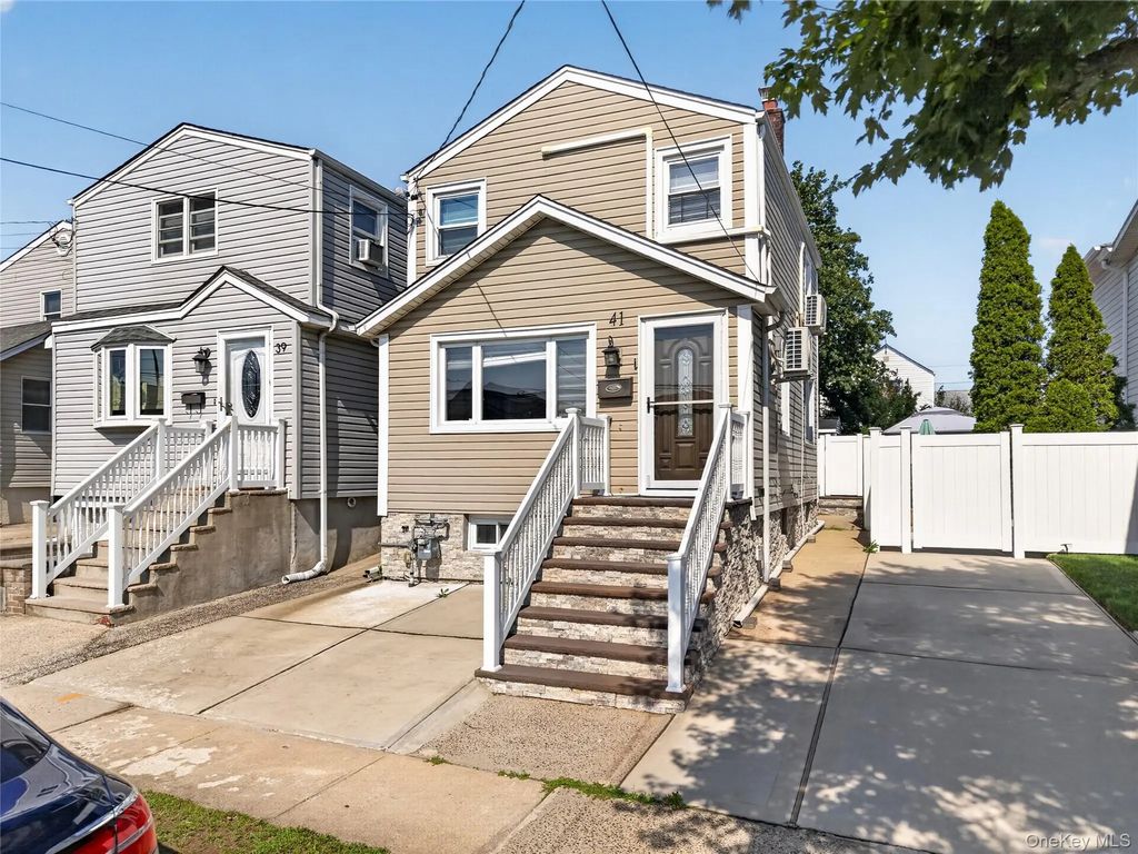 41 Catherine Avenue, Franklin Square