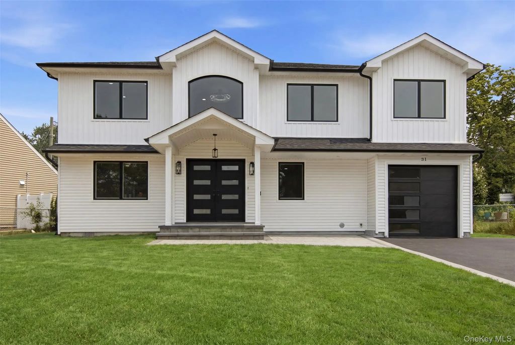 31 Underhill Avenue, Syosset