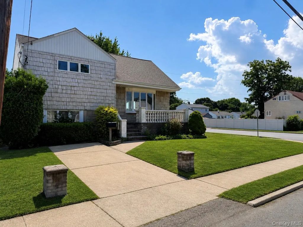49 Noble Street, North Babylon
