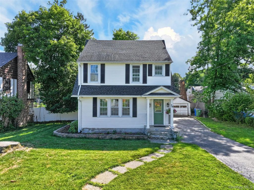 34 Adams Avenue, Middletown