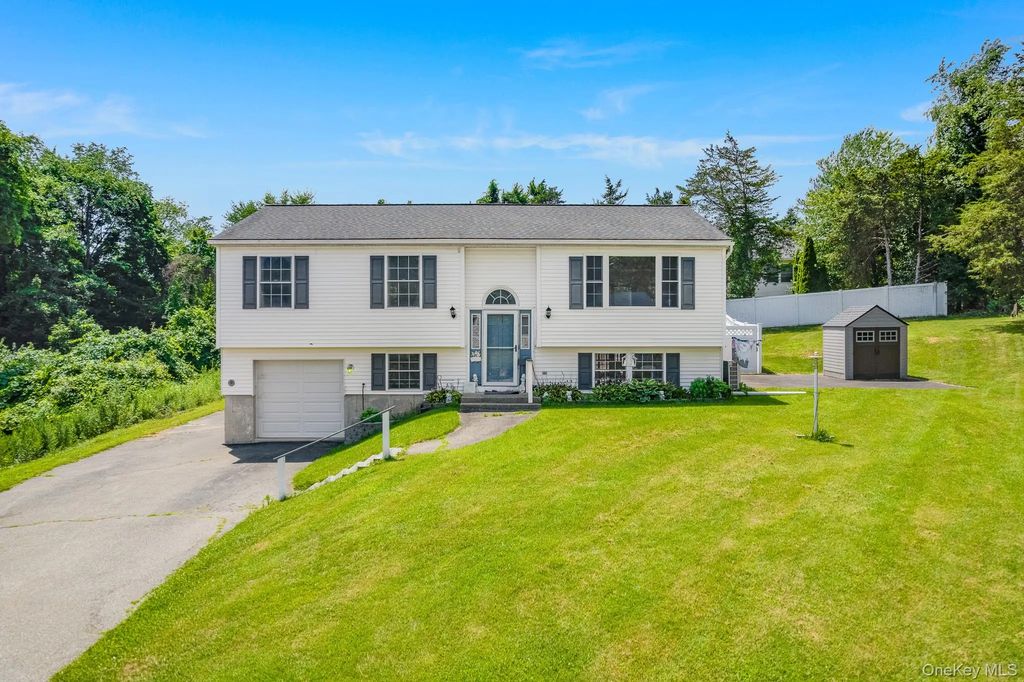6 Hemlock Lane, Wingdale