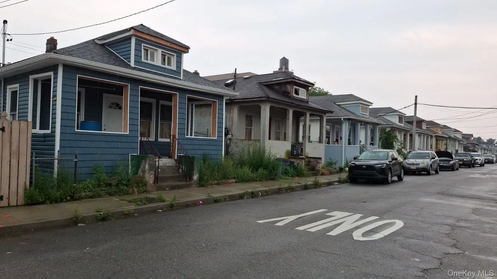 194 Beach 25th Street, Far Rockaway