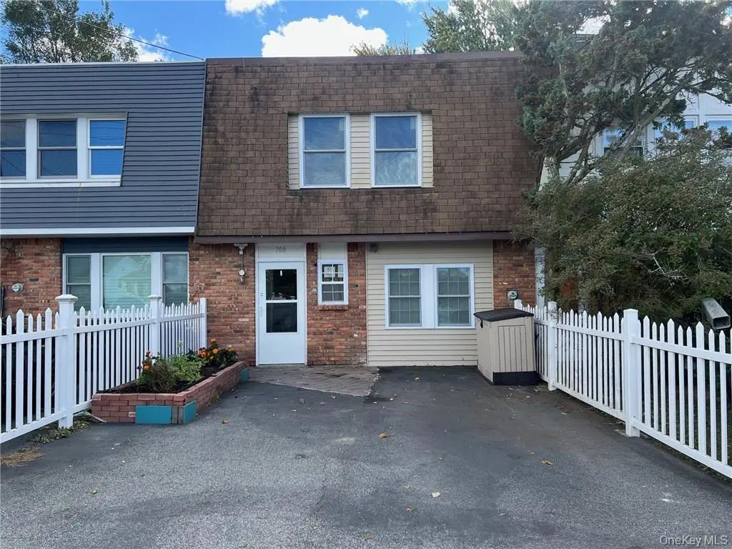 708 Silver Lake Scotchtown Road, Middletown