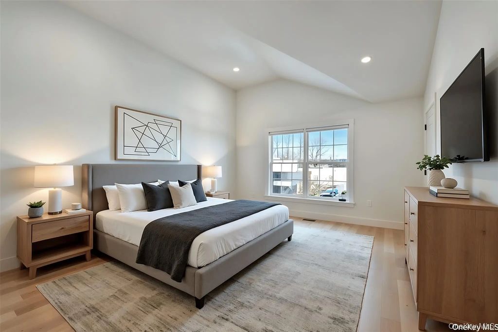 1 Manhasset Avenue # B, Port Washington