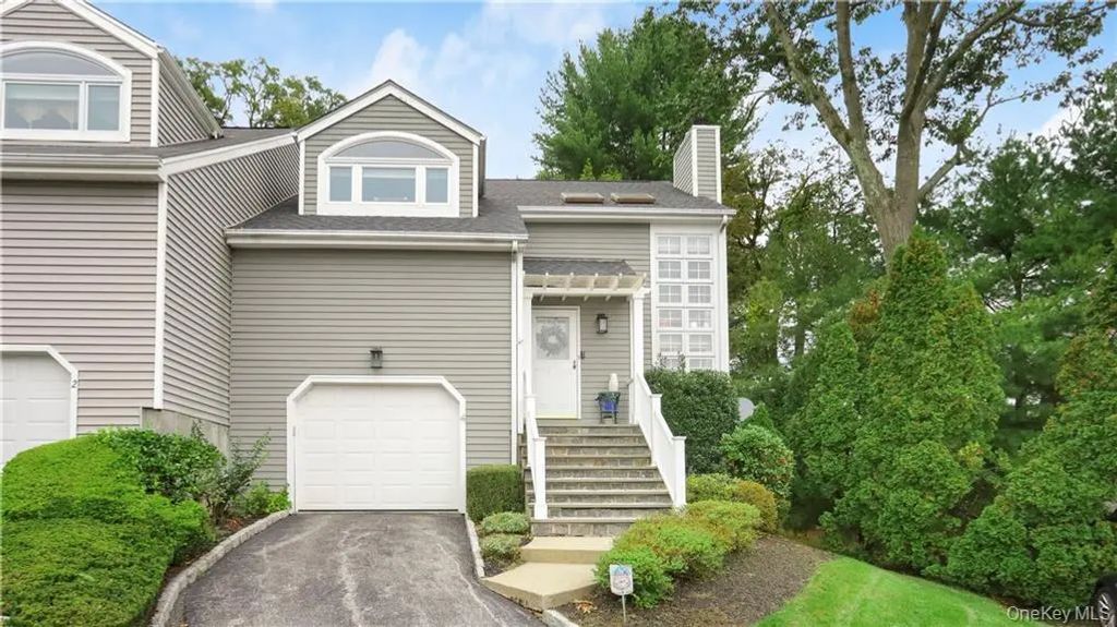 4 Pinewood Circle, White Plains