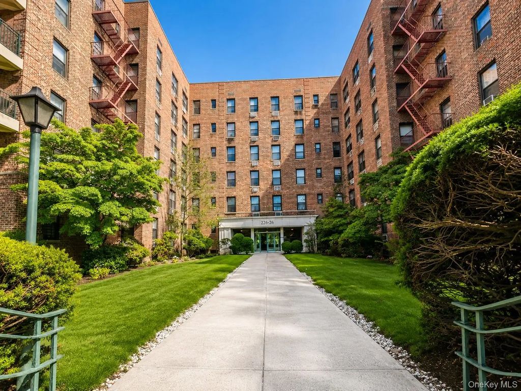 226-26 Union Turnpike # 1f, Oakland Gardens