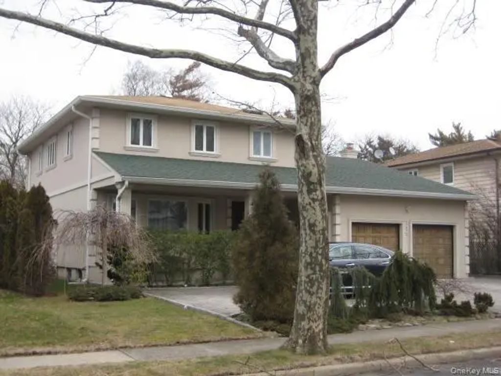 735 Sherwood Street, North Woodmere