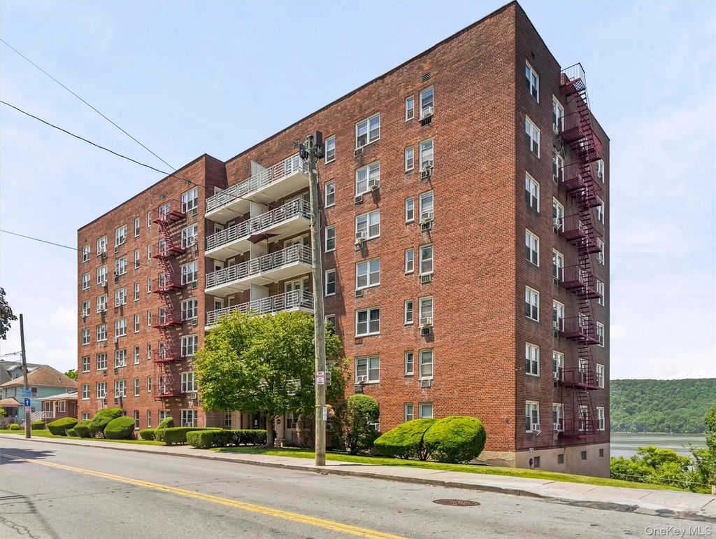 679 Warburton Avenue # 2r, Yonkers