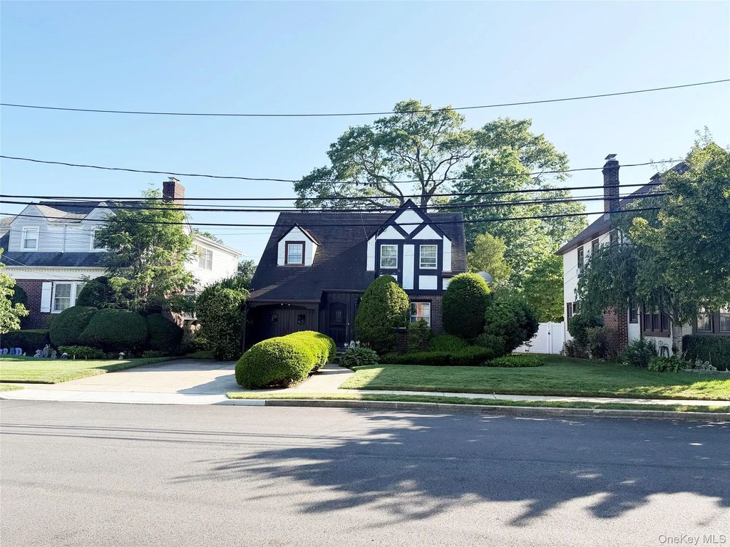 266 E Chester Street, Valley Stream