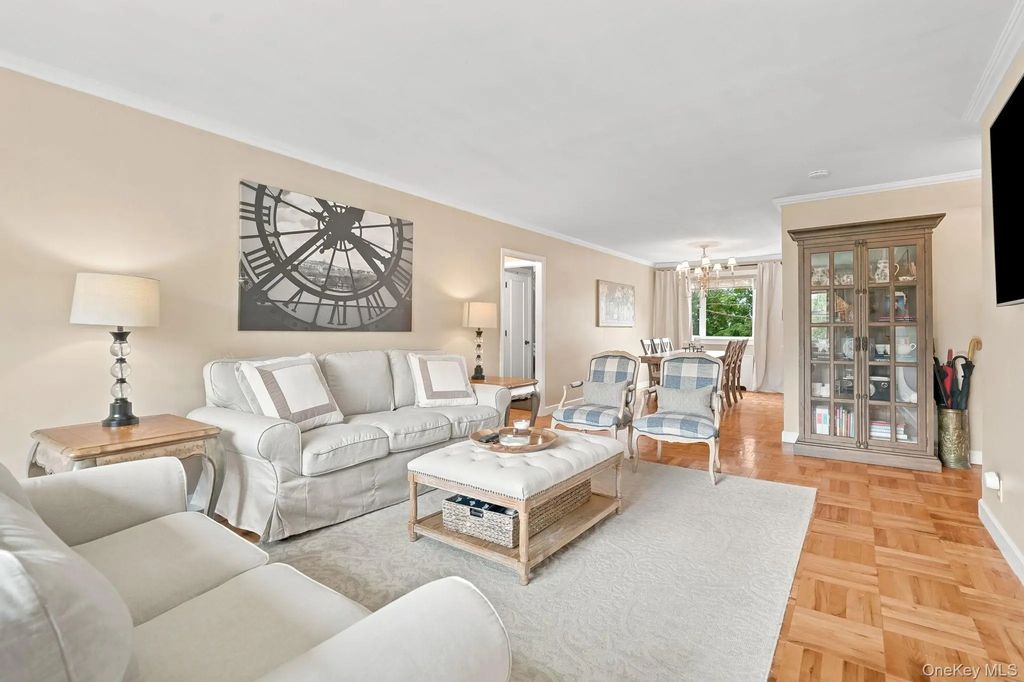 11 Westview Avenue # 8-2, White Plains