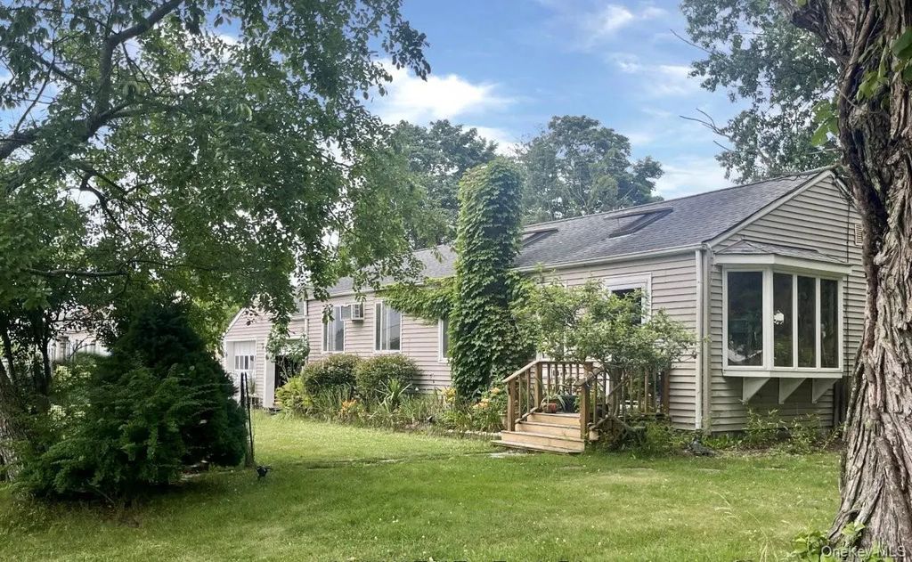 19 River Lane, Brookhaven