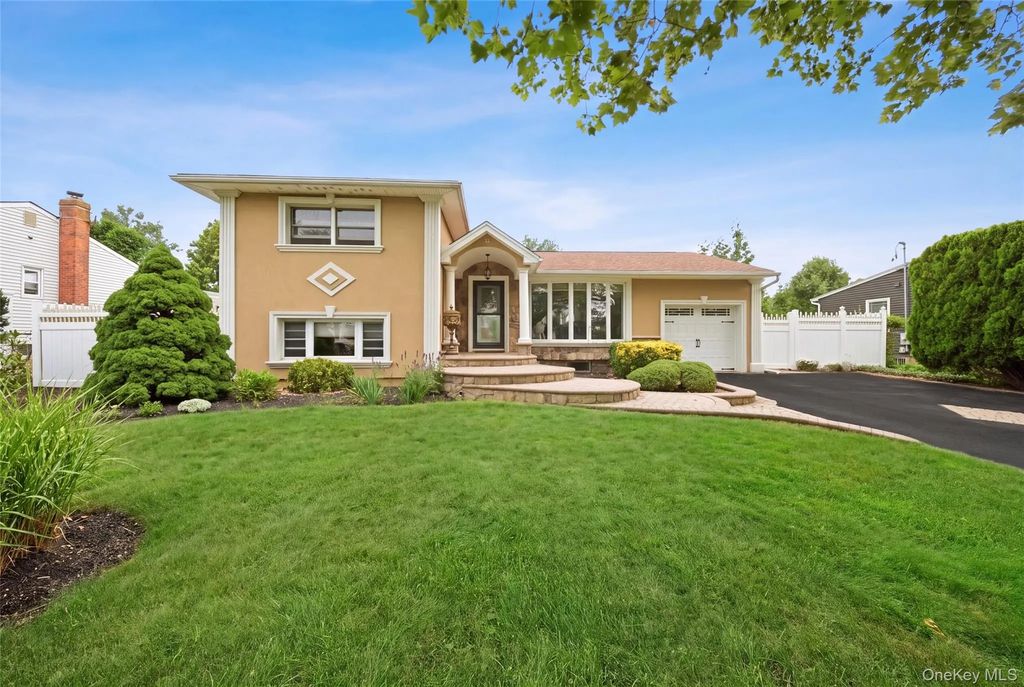 5 Delaware Avenue, Commack