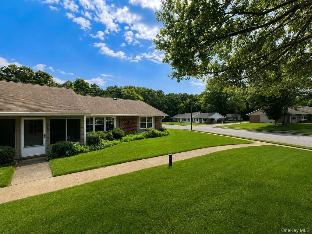 66 Enfield Court # B, Ridge