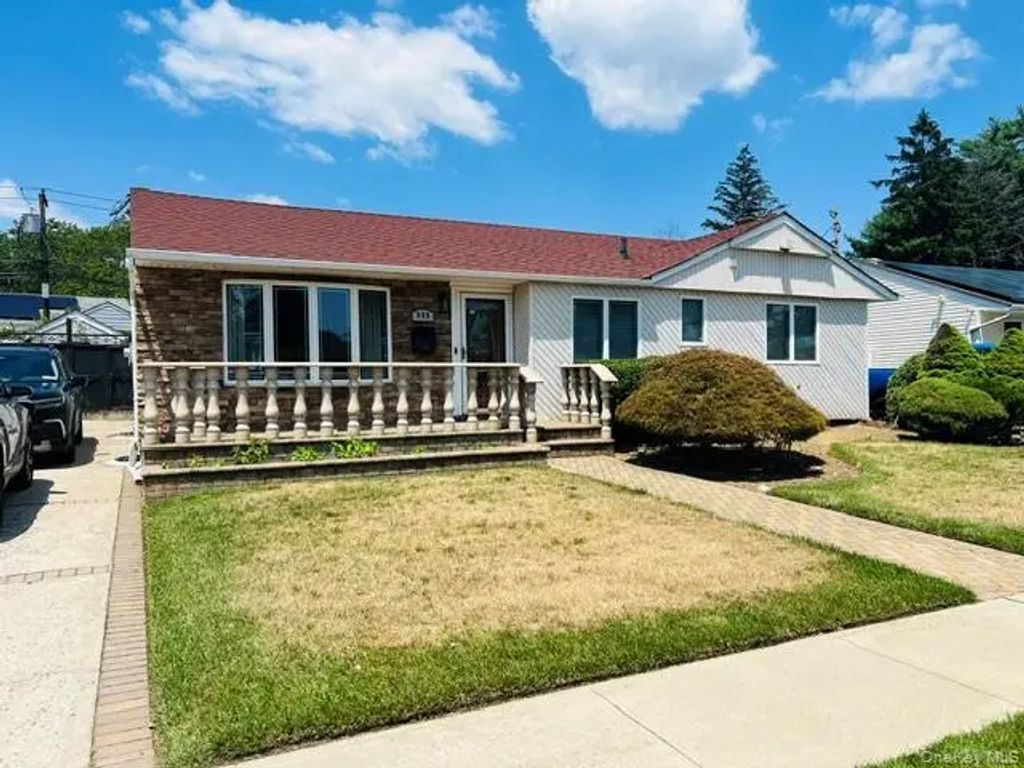 900 Custer Street, Valley Stream