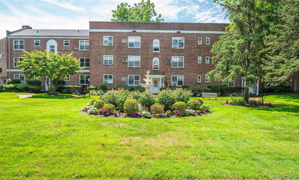 221 Middle Neck Road # G5, Great Neck
