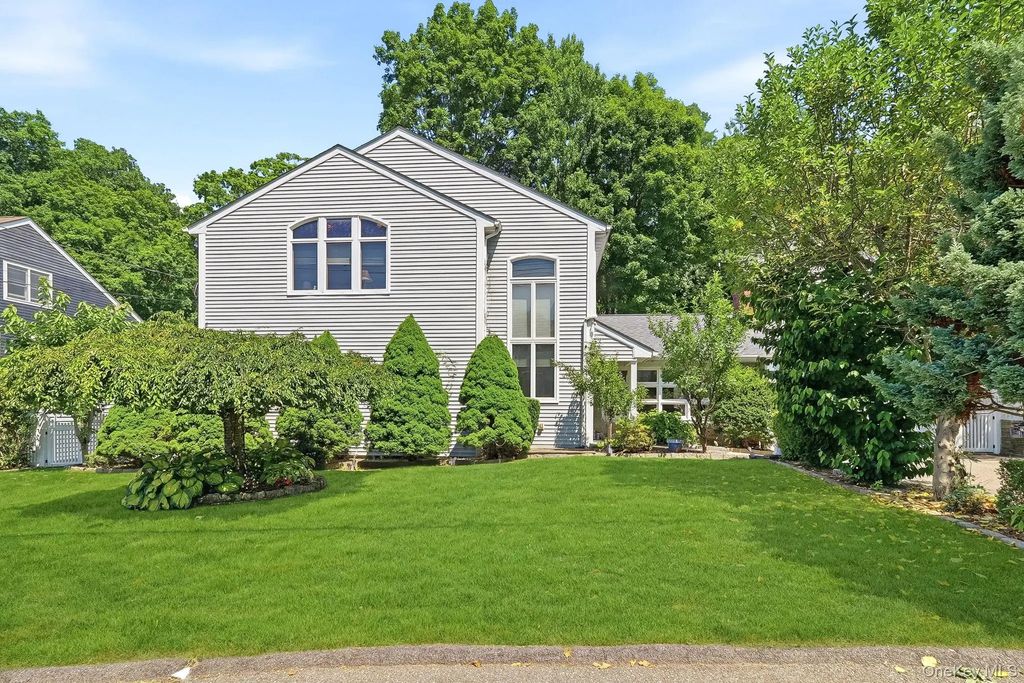 75 Glen Forest Street, Thornwood