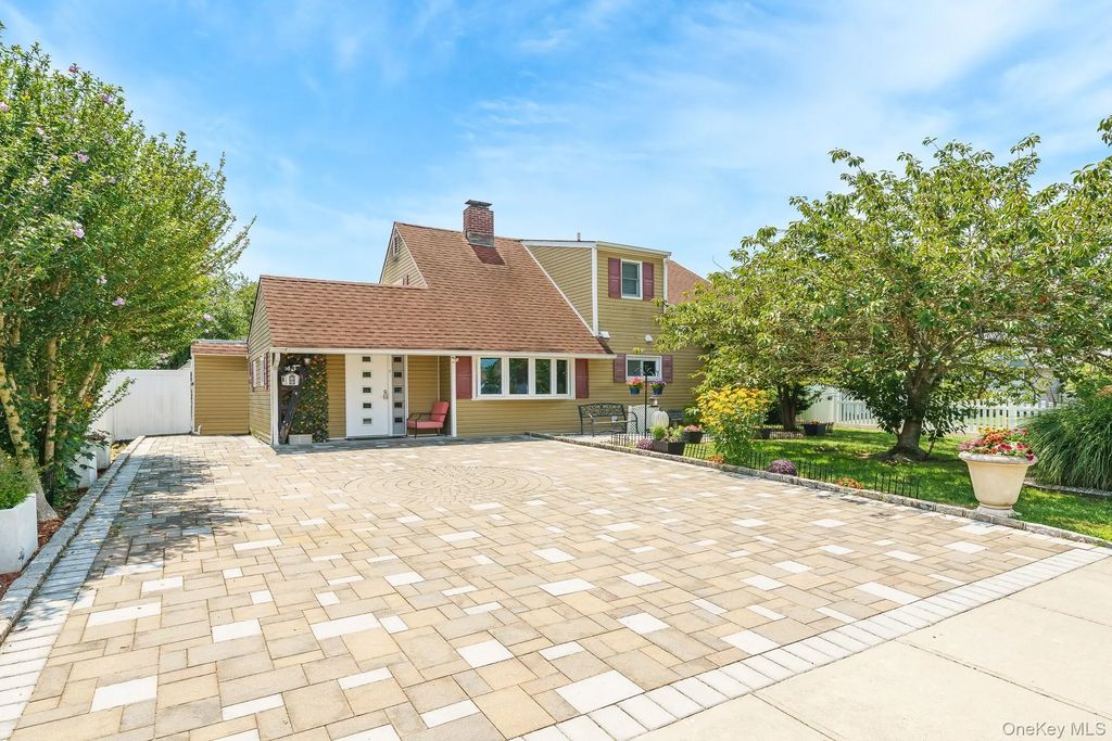46 Elves Lane, Levittown