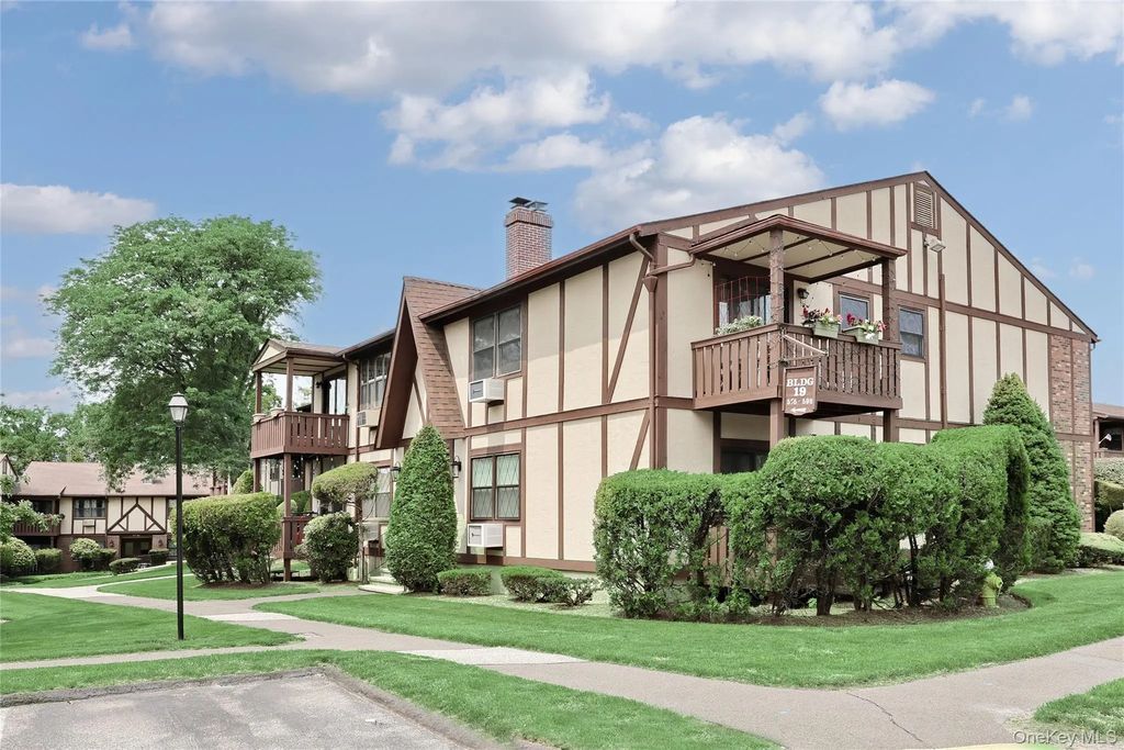 597 Sierra Vista Lane, Valley Cottage